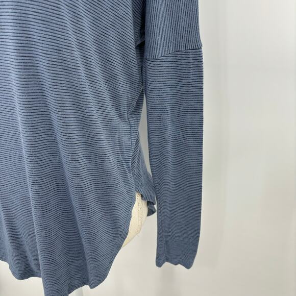 Soprano Women's Blue Striped V-Neck Top Size S/M Layering - Picture 4 of 9